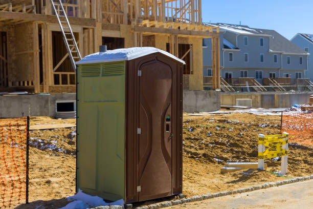 Best Porta potty rental near me  in Mentone, CA